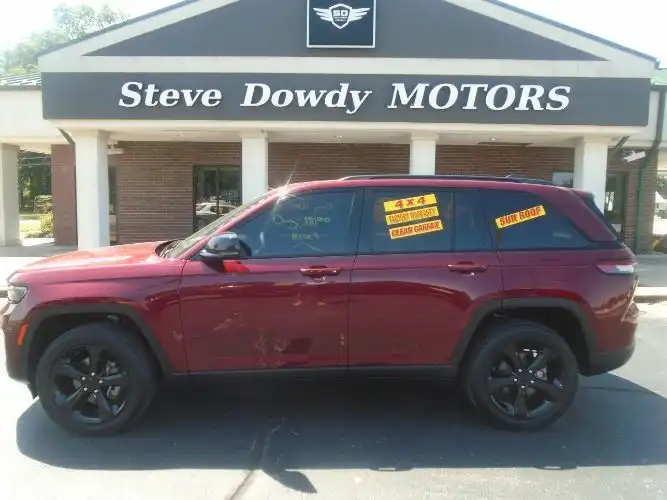 2023 Jeep Grand Cherokee Altitude 4WD's photo