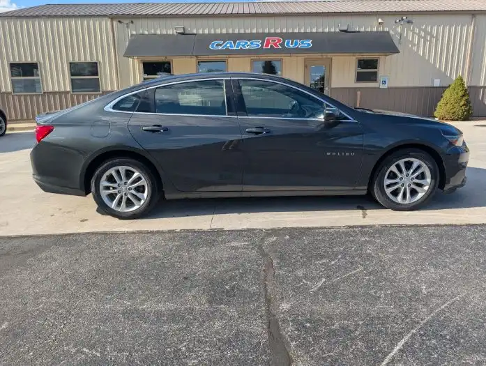 2017 Chevrolet Malibu 1LT's photo