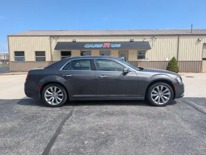 2018 Chrysler 300 Limited's photo