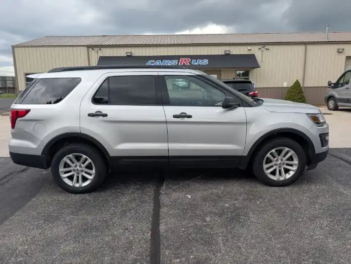 2017 Ford Explorer Base 4WD's photo