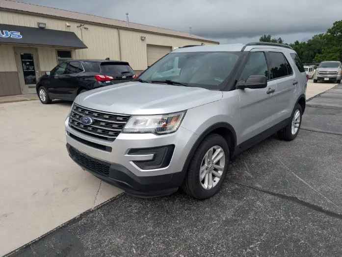 2017 Ford Explorer Base 4WD photo 4