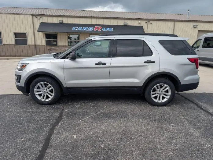 2017 Ford Explorer Base 4WD photo 5