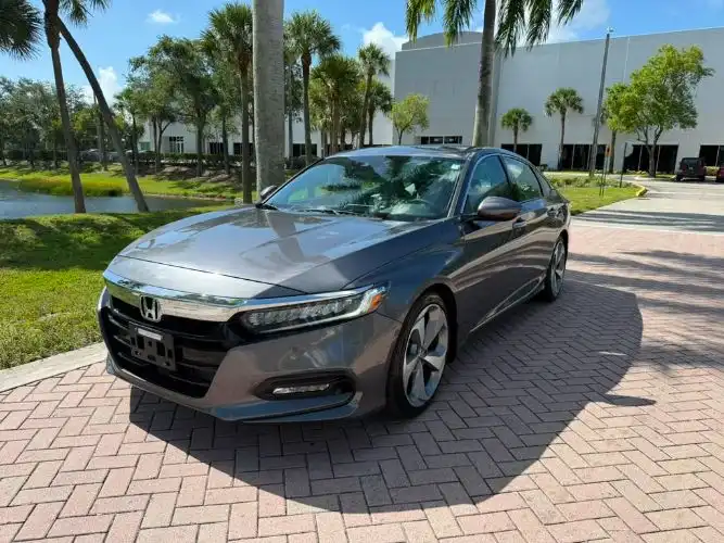 2018 Honda Accord 1.5T Touring Auto's photo