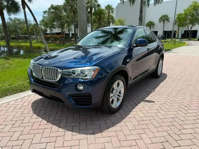 2017 BMW X4 xDrive28i's photo