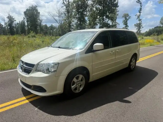 2013 Dodge Grand Caravan SXT's photo