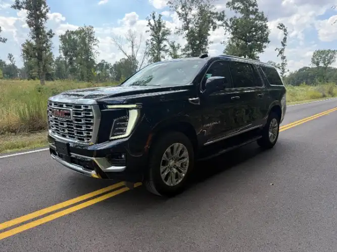 2025 GMC Yukon Denali AWD's photo