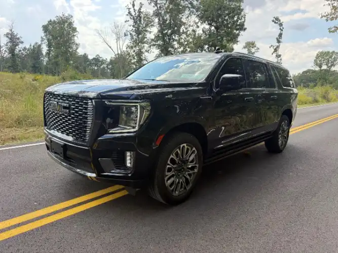 2024 GMC Yukon Denali Ultimate AWD's photo
