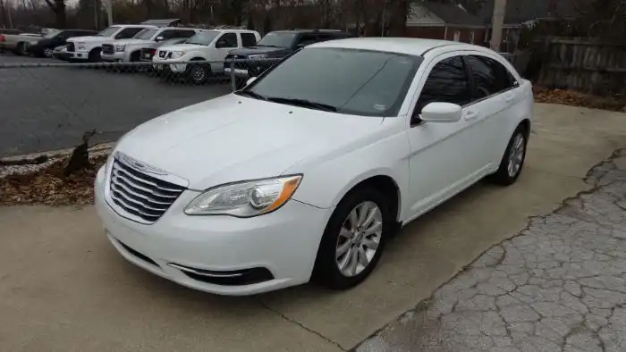 2014 Chrysler 200 Touring's photo