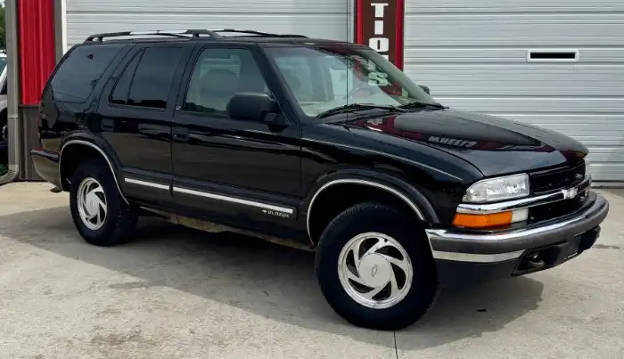 2001 Chevrolet Blazer 4WD LT's photo