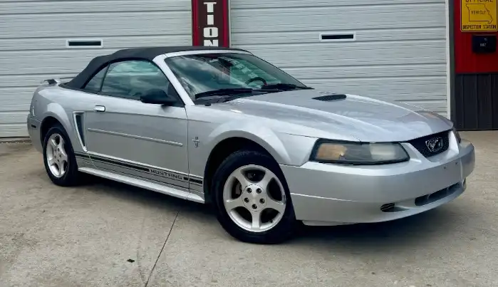 2001 Ford Mustang Deluxe's photo