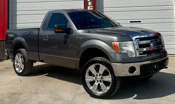 2013 Ford F-150 XLT 4WD Regular Cab 126 in's photo