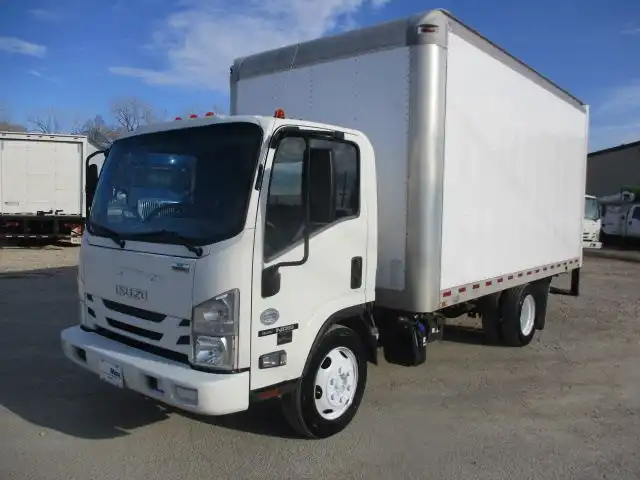 2018 Isuzu NRR's photo
