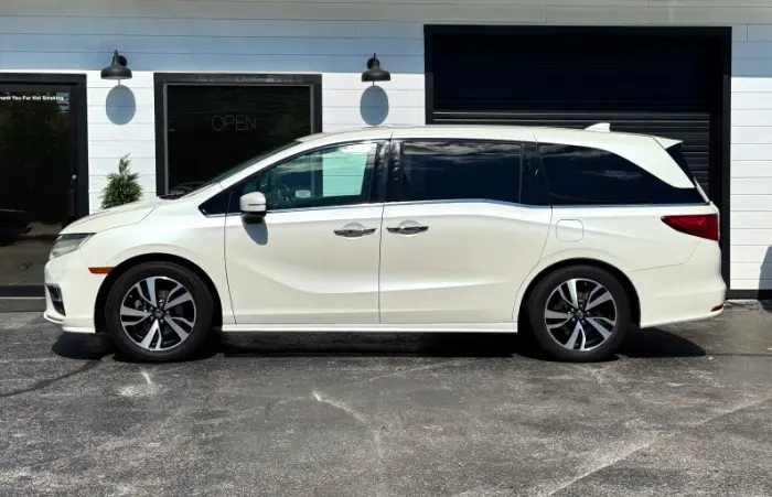 2018 Honda Odyssey Elite photo 4