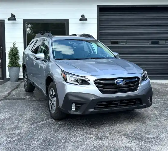 2020 Subaru Outback Premium's photo