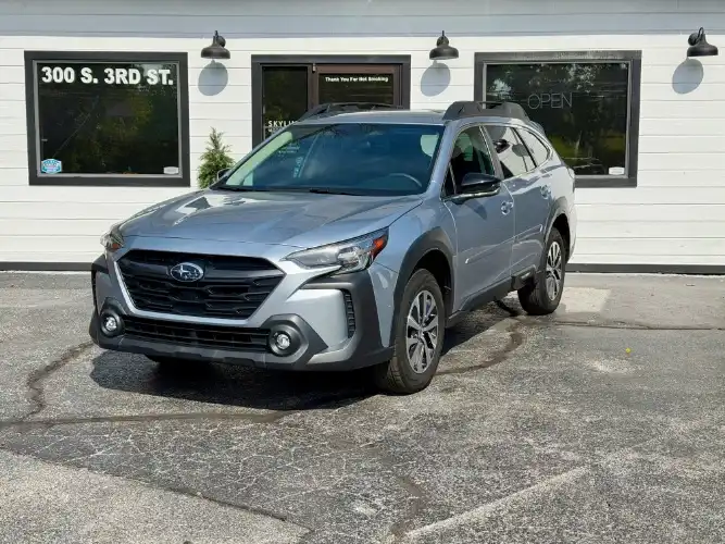 2024 Subaru Outback Premium's photo