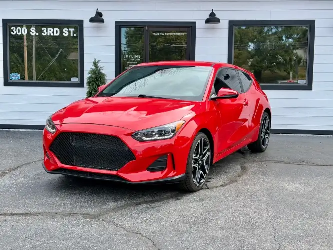 2020 Hyundai Veloster 2.0 Auto photo 1