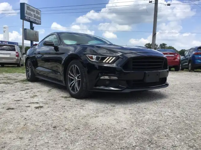 2015 Ford Mustang EcoBoost Coupe Premium's photo