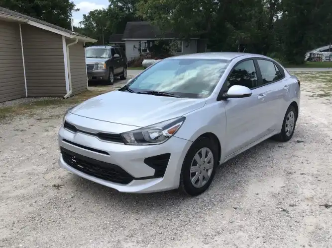 2023 Kia Rio S iVT's photo