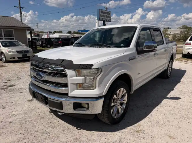 2015 Ford F-150 Lariat 4WD SuperCrew 145 in's photo