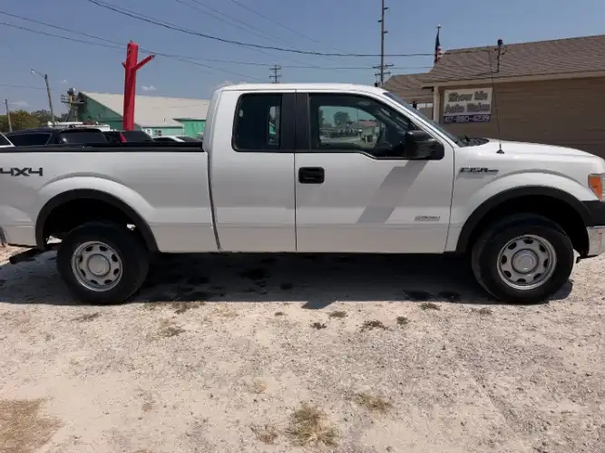 2012 Ford F-150 XL 4WD SuperCab 145 in's photo