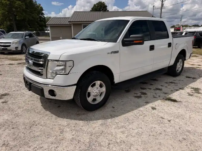 2013 Ford F-150 XLT SuperCrew 145 in's photo