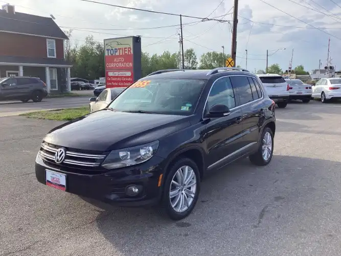 2013 Volkswagen Tiguan 2.0T SE 4Motion's photo