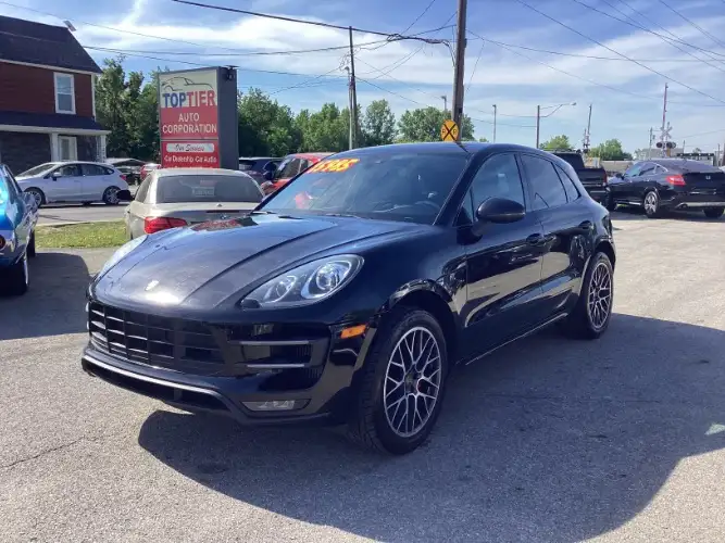 2018 Porsche Macan Turbo's photo