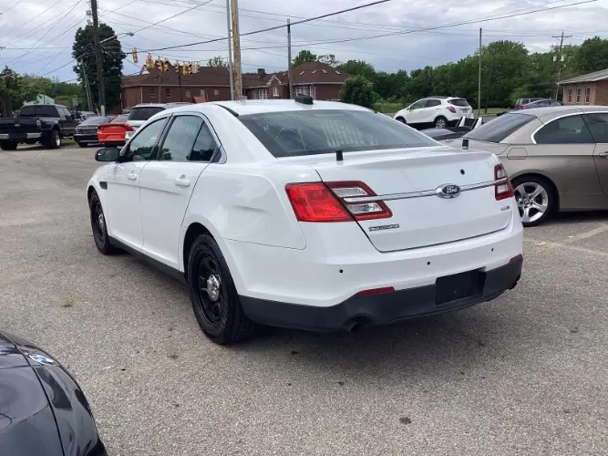 2016 Ford Taurus undefined photo 4