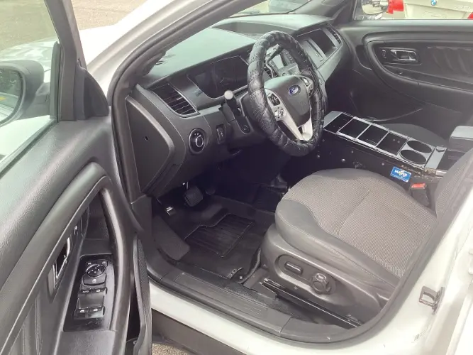 2016 Ford Taurus undefined photo 5