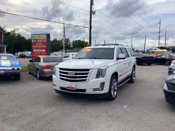 2017 Cadillac Escalade ESV AWD Luxury's photo