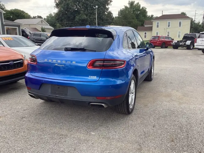 2017 Porsche Macan Base photo 3