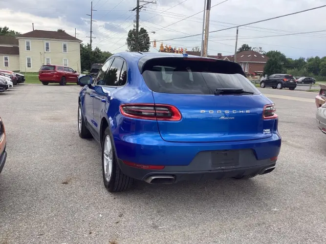 2017 Porsche Macan Base photo 4