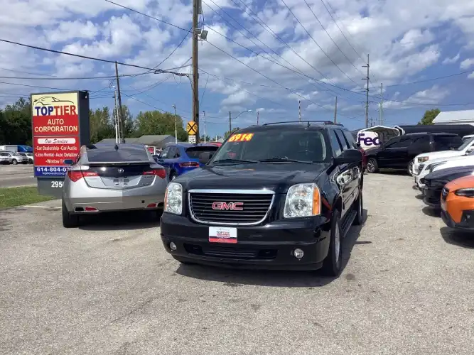 2013 GMC Yukon SLT 4WD 1/2 Ton (4SA)'s photo