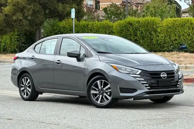 2025 Nissan Versa 1.6 SV CVT's photo