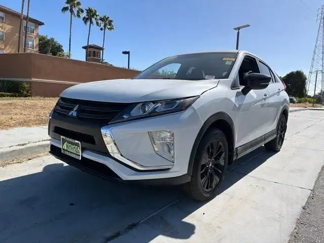 2018 Mitsubishi Eclipse Cross LE S-AWC's photo