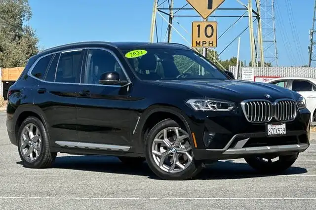 2022 BMW X3 xDrive30i's photo
