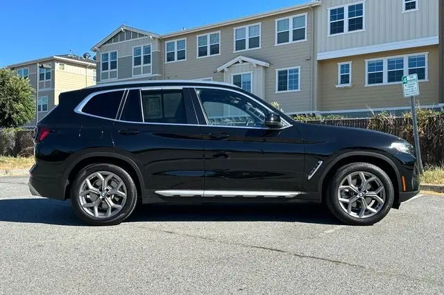 2022 BMW X3 xDrive30i photo 3