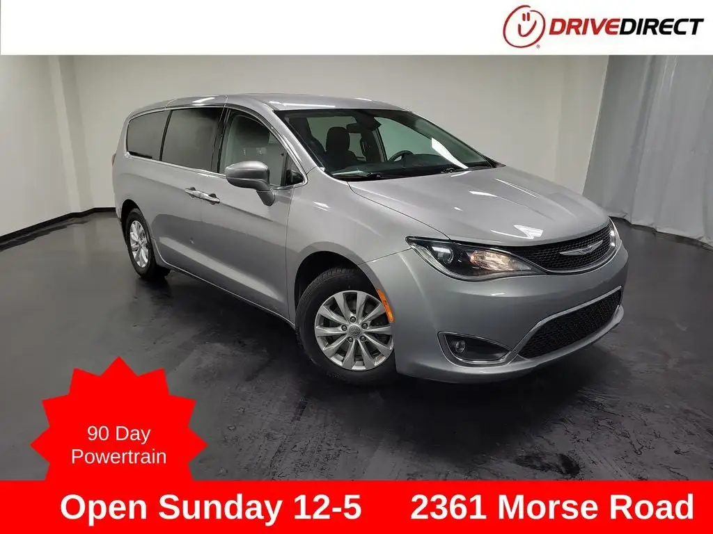 2018 Chrysler Pacifica Touring Plus photo 1