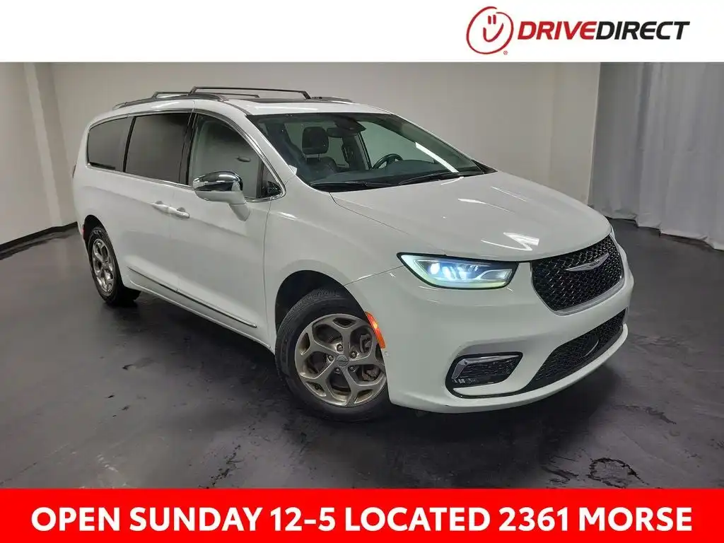 2021 Chrysler Pacifica Limited's photo