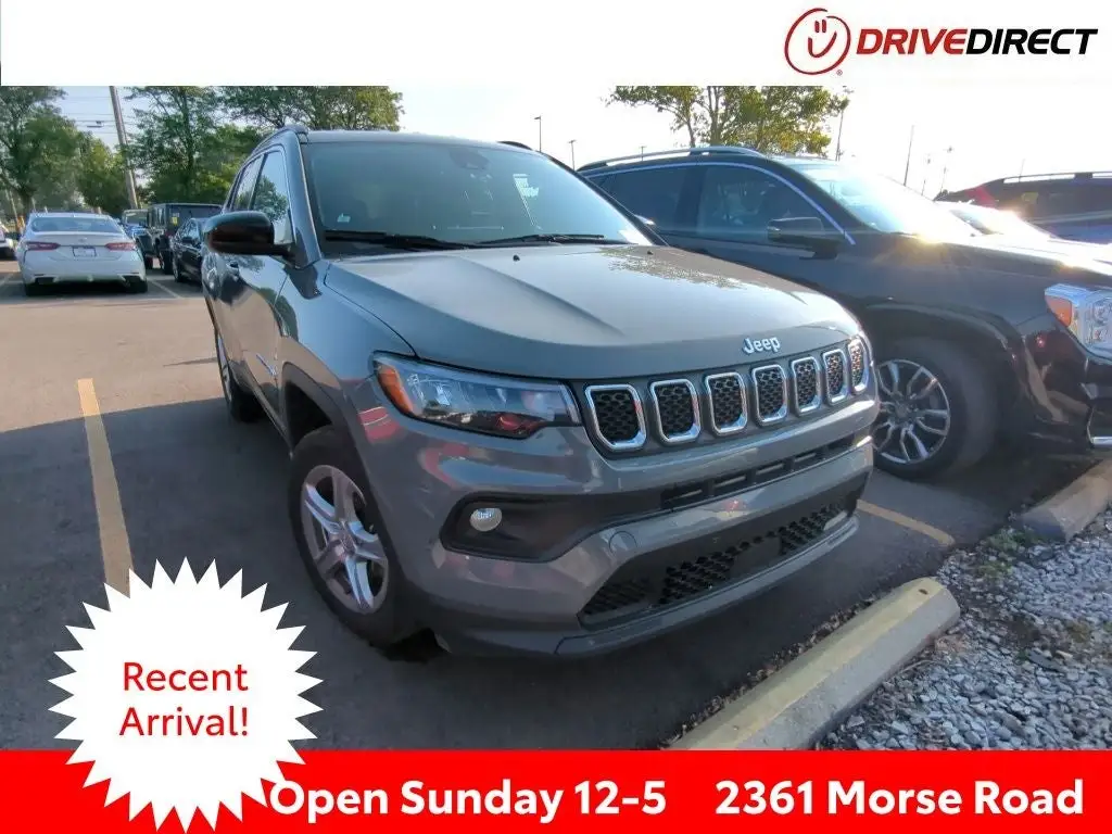 2024 Jeep Compass Latitude 4X4 photo 1