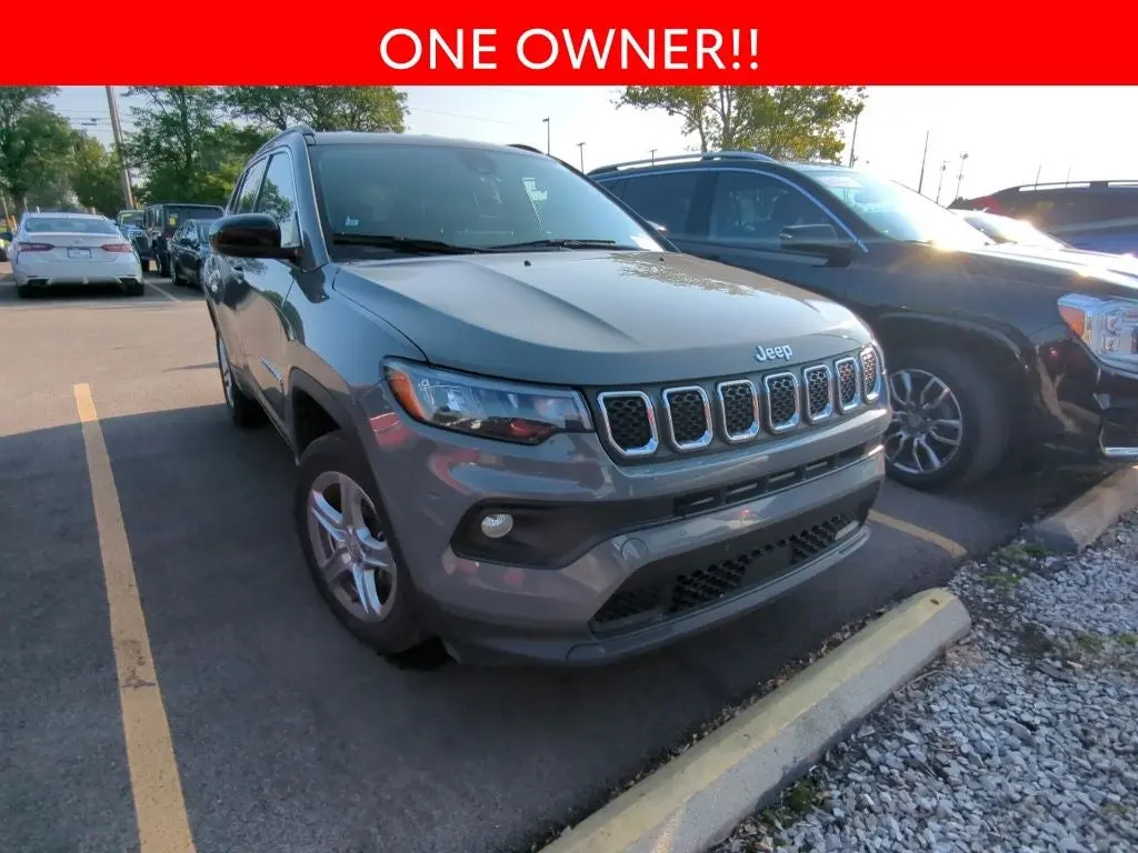 2024 Jeep Compass Latitude 4X4 photo 3
