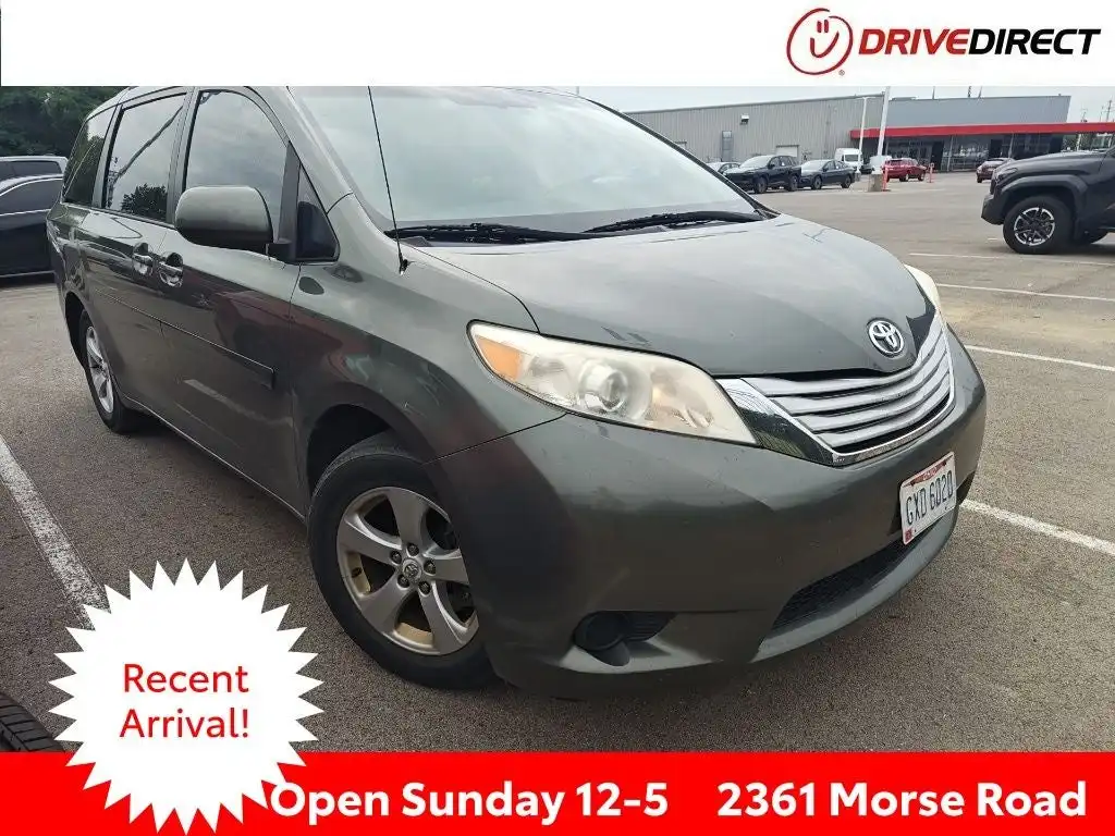 2012 Toyota Sienna LE V6 8-Passenger's photo
