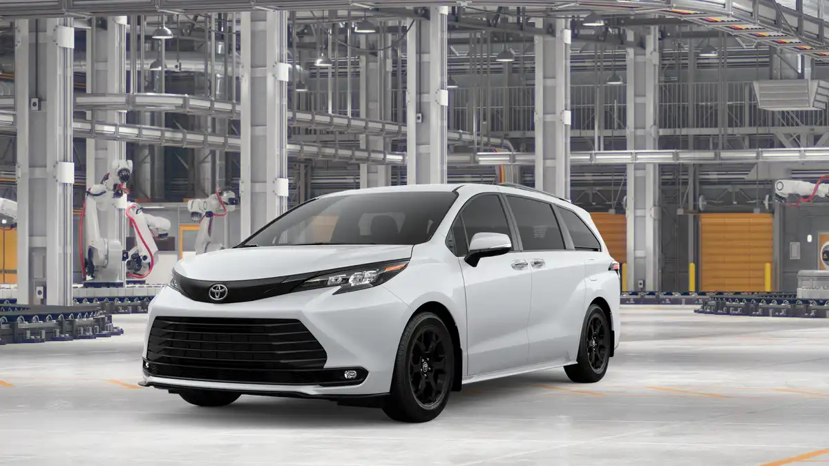 2026 Toyota Sienna Woodland Edition Hybrid AWD's photo