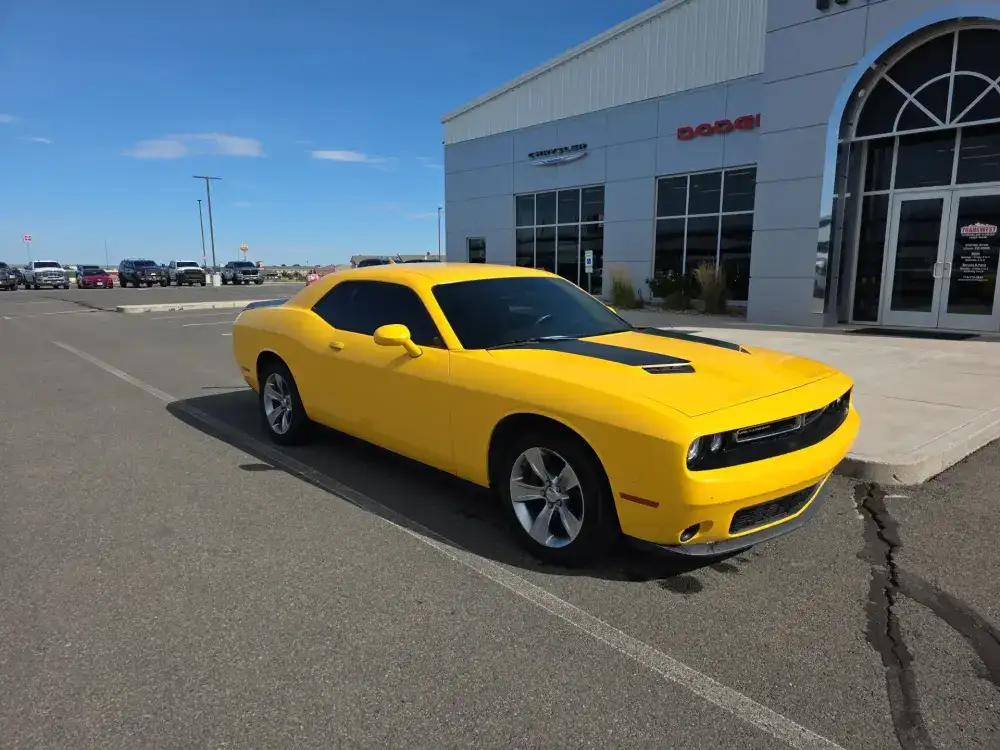 2017 Dodge Challenger SXT's photo