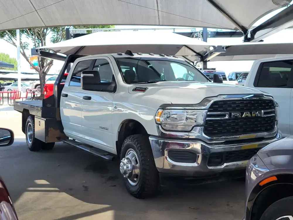 2024 RAM 3500 SLT 4X4 Crew Cab photo 5