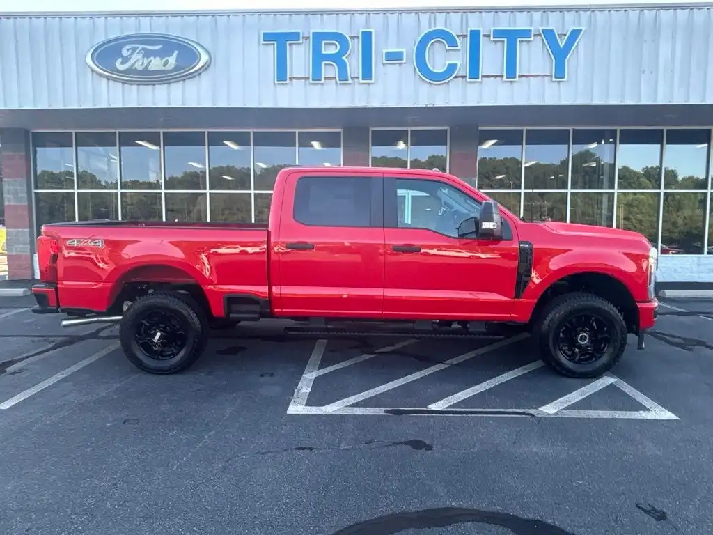 2026 Ford F-250 XL 4x4 Crew Cab 6-3/4' Box's photo