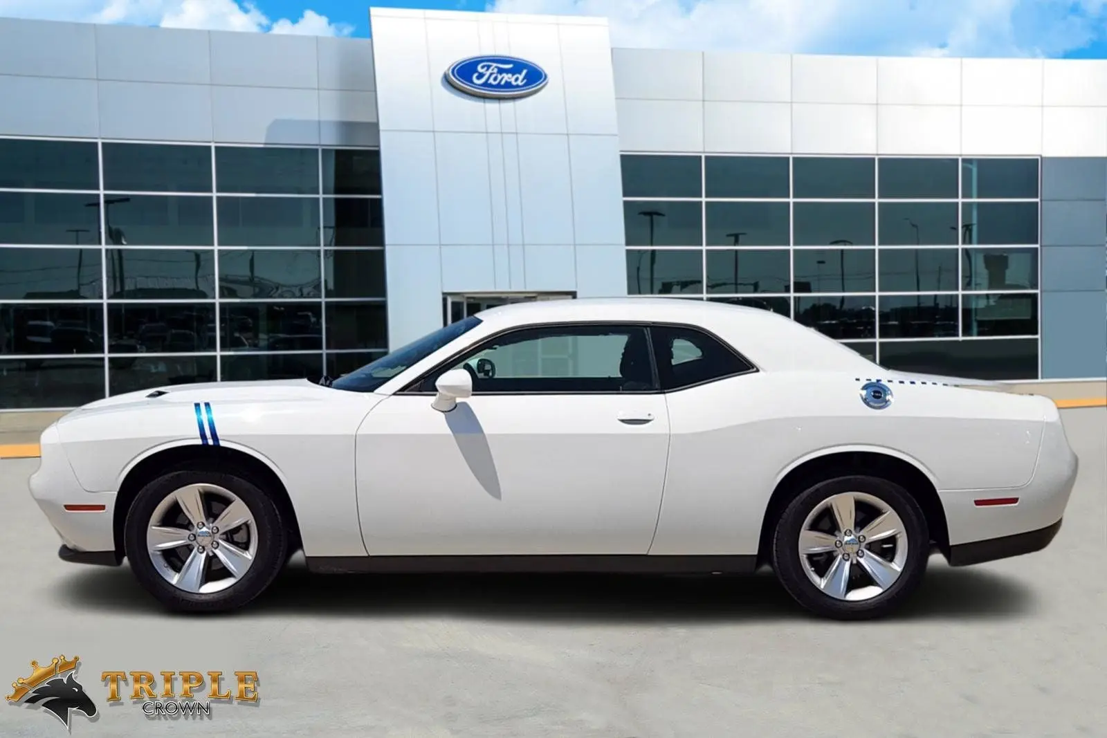 2023 Dodge Challenger SXT Auto photo 3