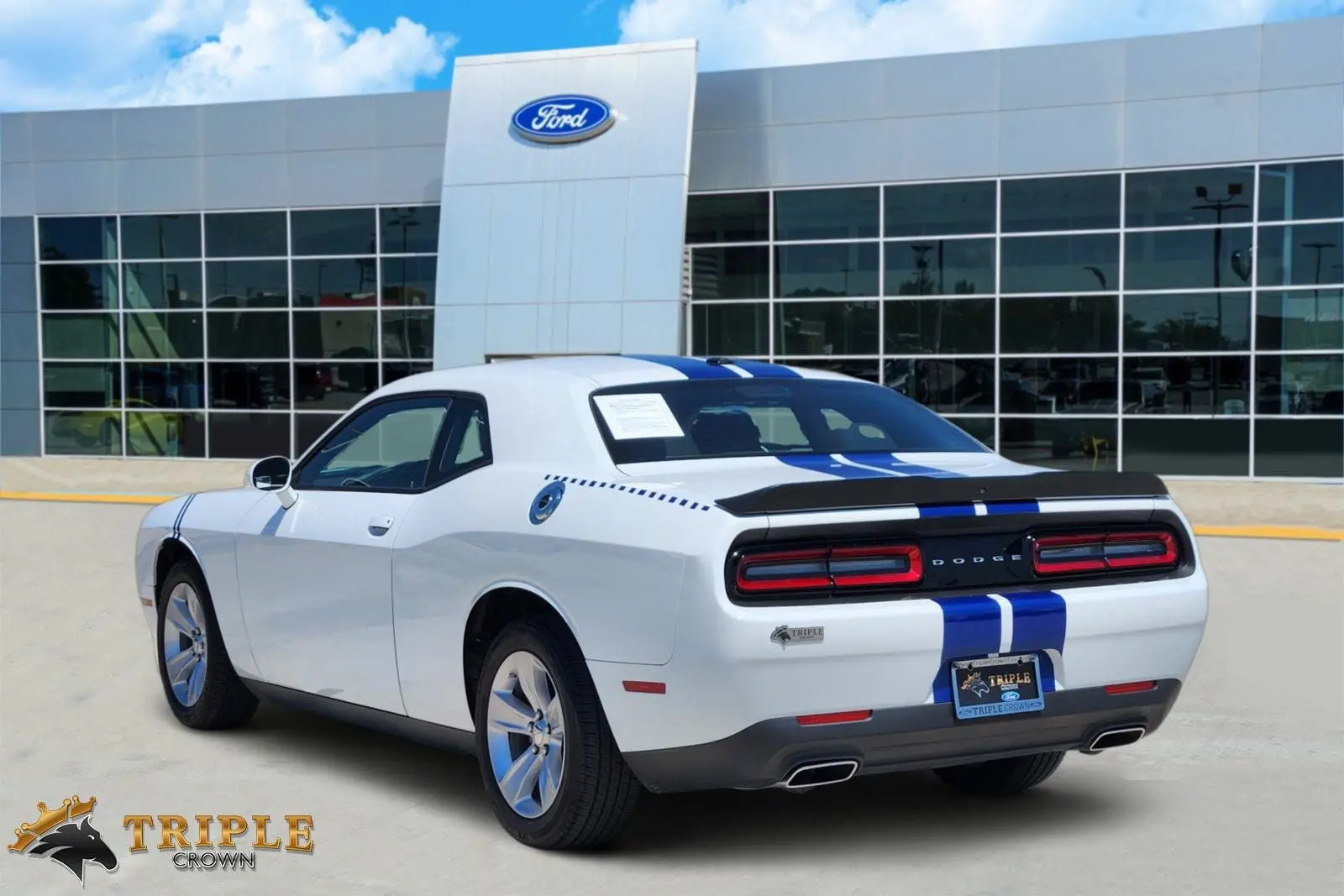 2023 Dodge Challenger SXT Auto photo 4