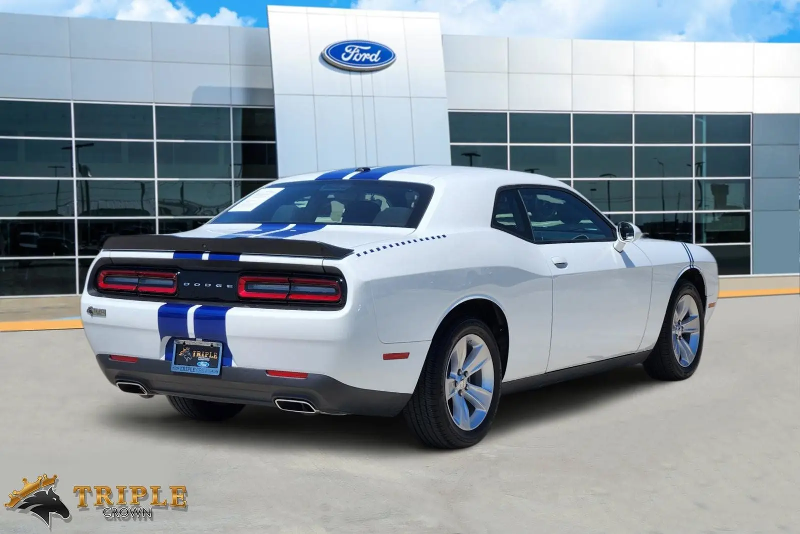2023 Dodge Challenger SXT Auto photo 5