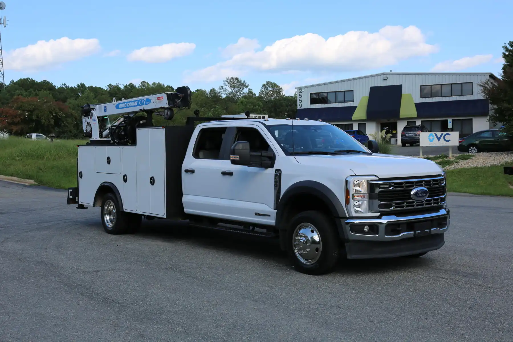 2024 Ford F-550 XLT 4WD Crew Cab DRW 203 in's photo